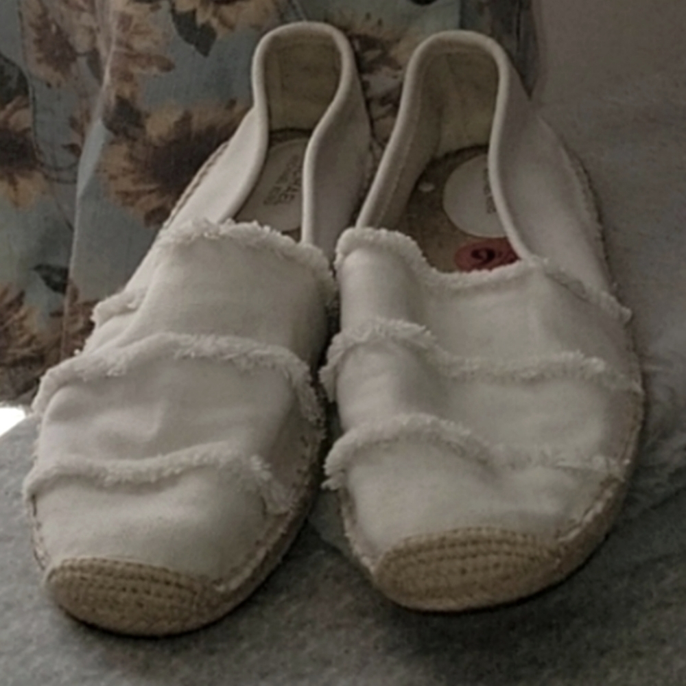 MICHAEL Kors slip on white shoes size 9 1/2 new